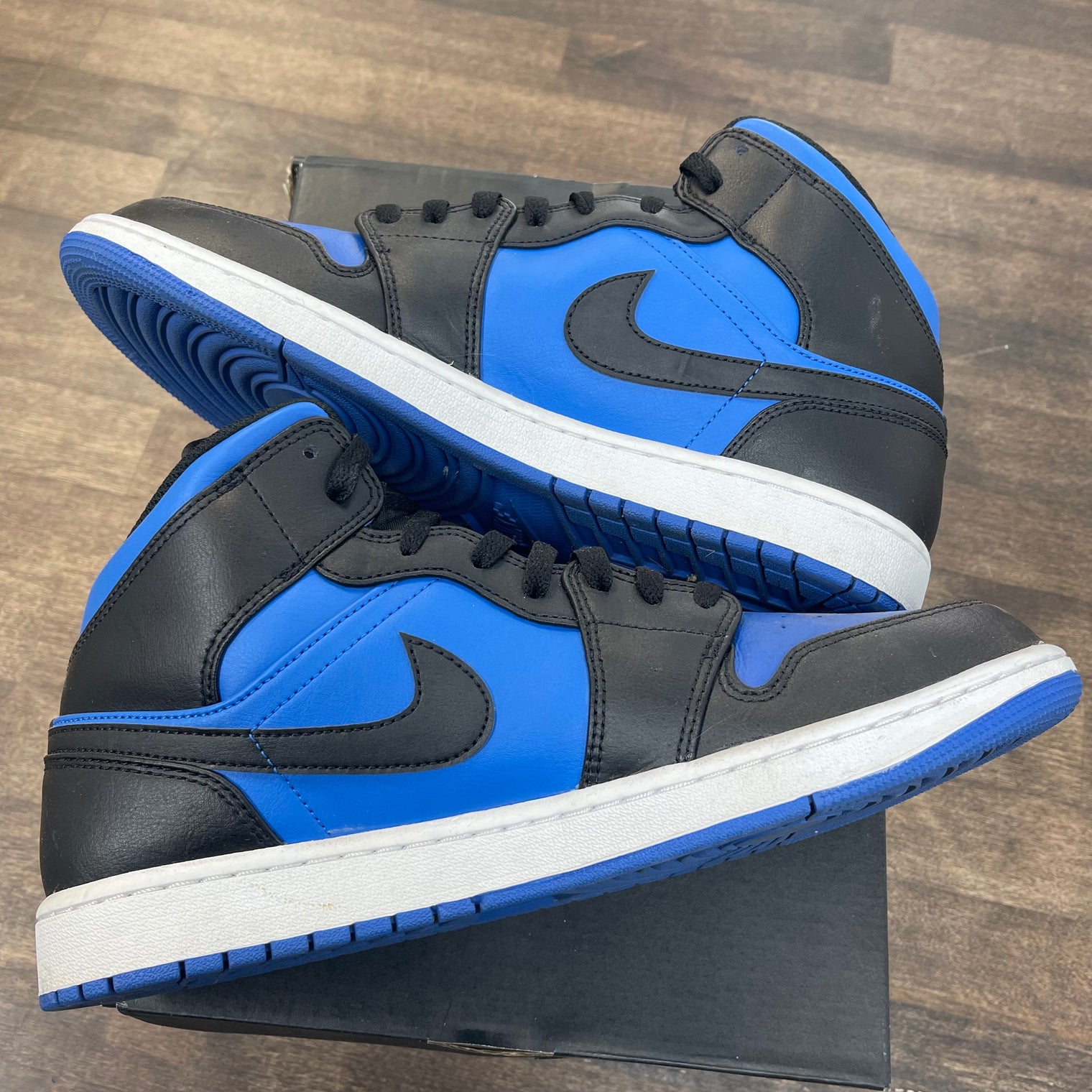 Black Royal Blue Jordan 1 Mid (USED)