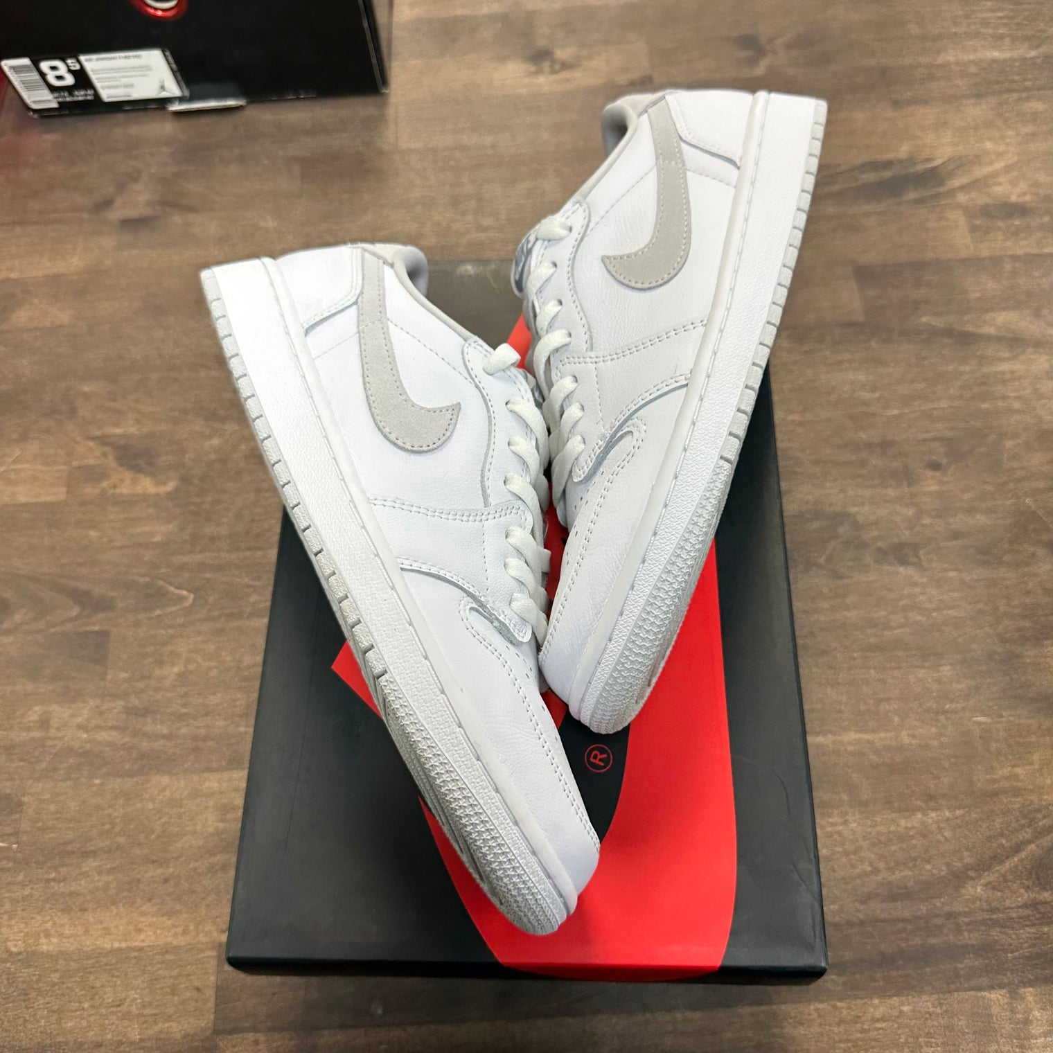 Neutral Grey Jordan 1 Low (USED)