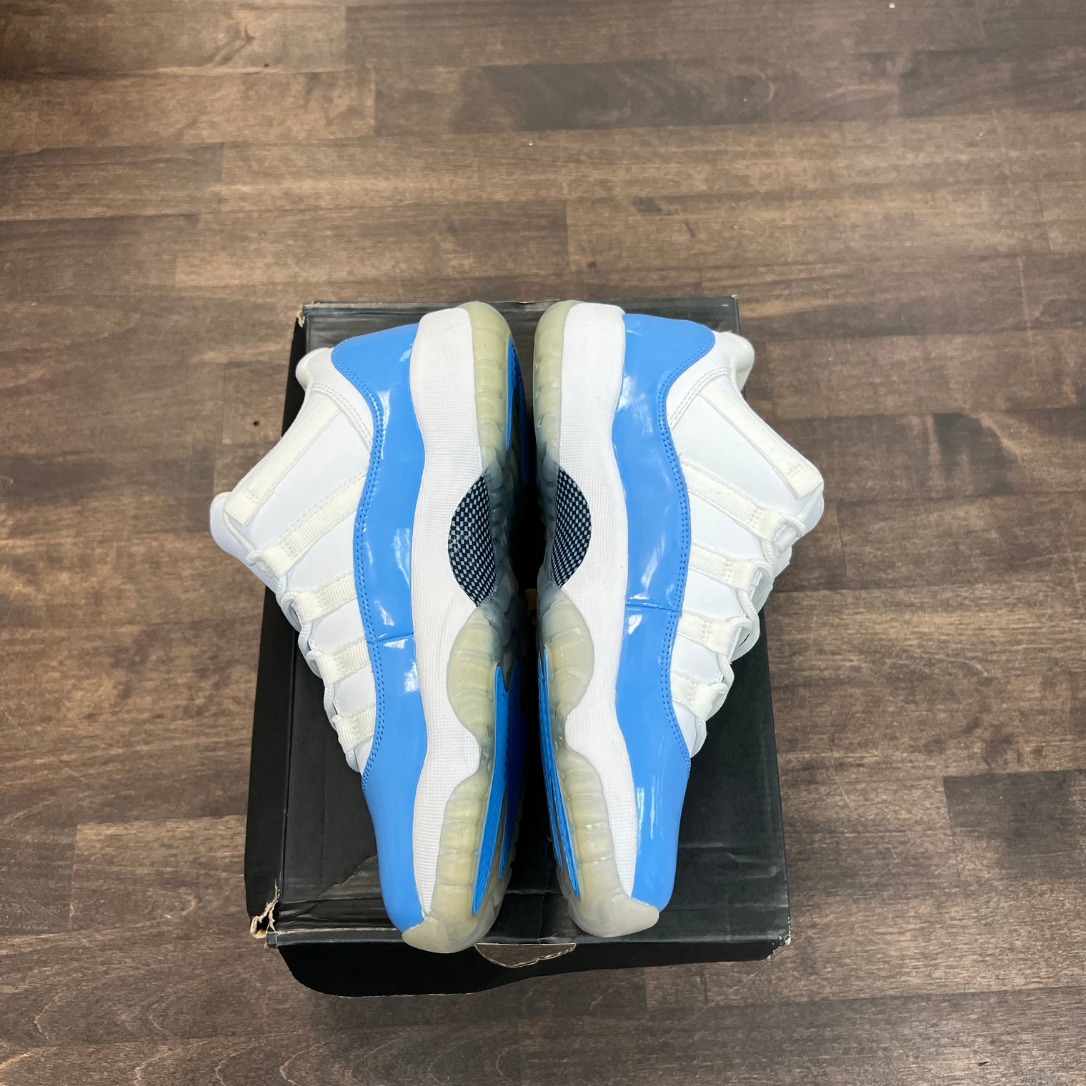 (GS) UNC Jordan 11 Low (2017)