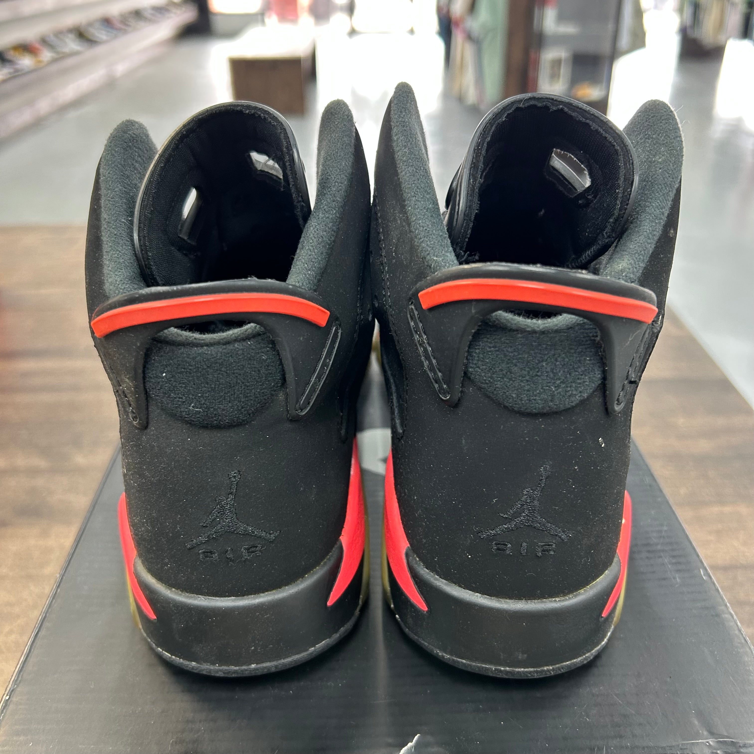 Jordan Black Infrared Jordan 6 Retro (2014) (GS) (USED) Size 7Y (Pre-Owned) - Image 4