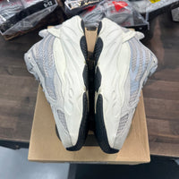 Static Yeezy 700 V2 (USED)