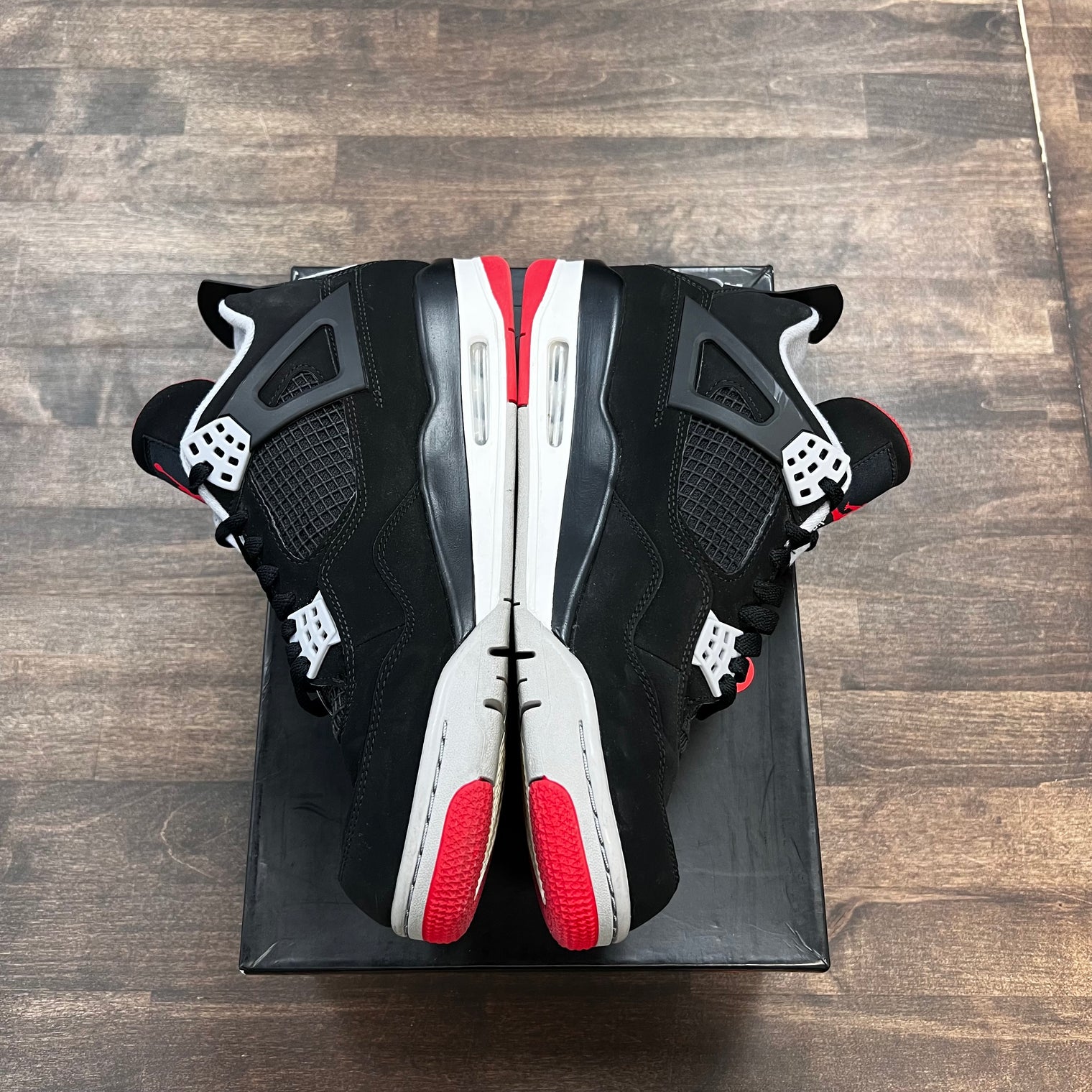 Bred Jordan 4 2019 (USED)