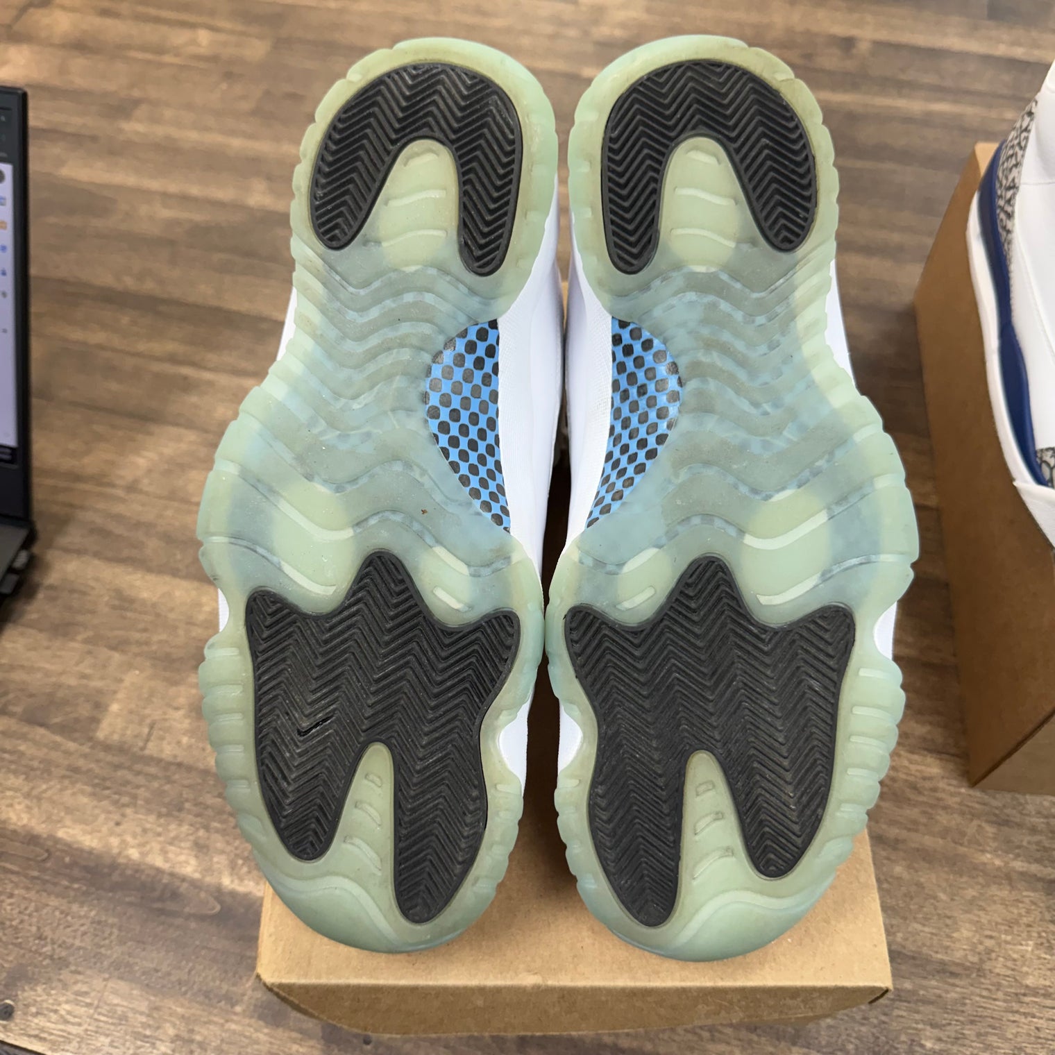 Legend Blue Jordan 11 Retro (2014) (USED, No Box)