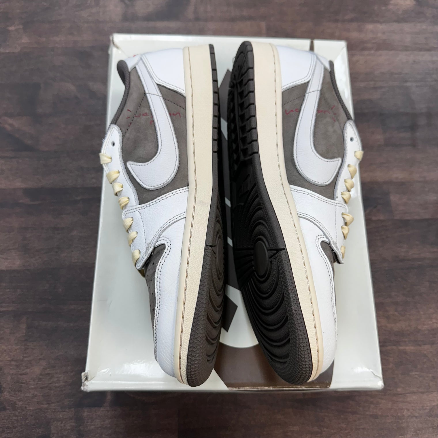 Reverse Mocha Travis Scott Jordan 1 Low OG (USED)