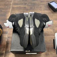 Black Metallic Jordan 5 2016 (USED)