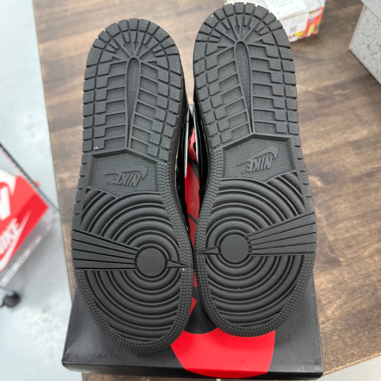 Black Metallic Gold Jordan 1 High (GS) (USED)