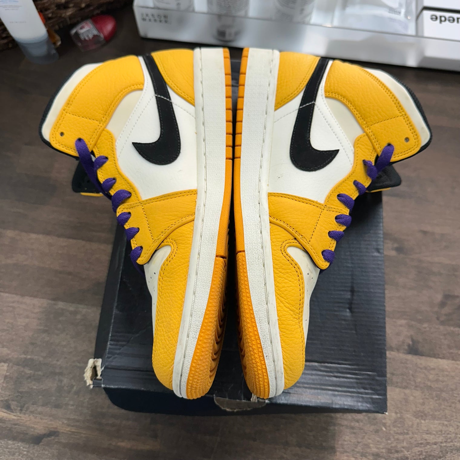 Air Jordan 1 Mid SE Lakers (Used)