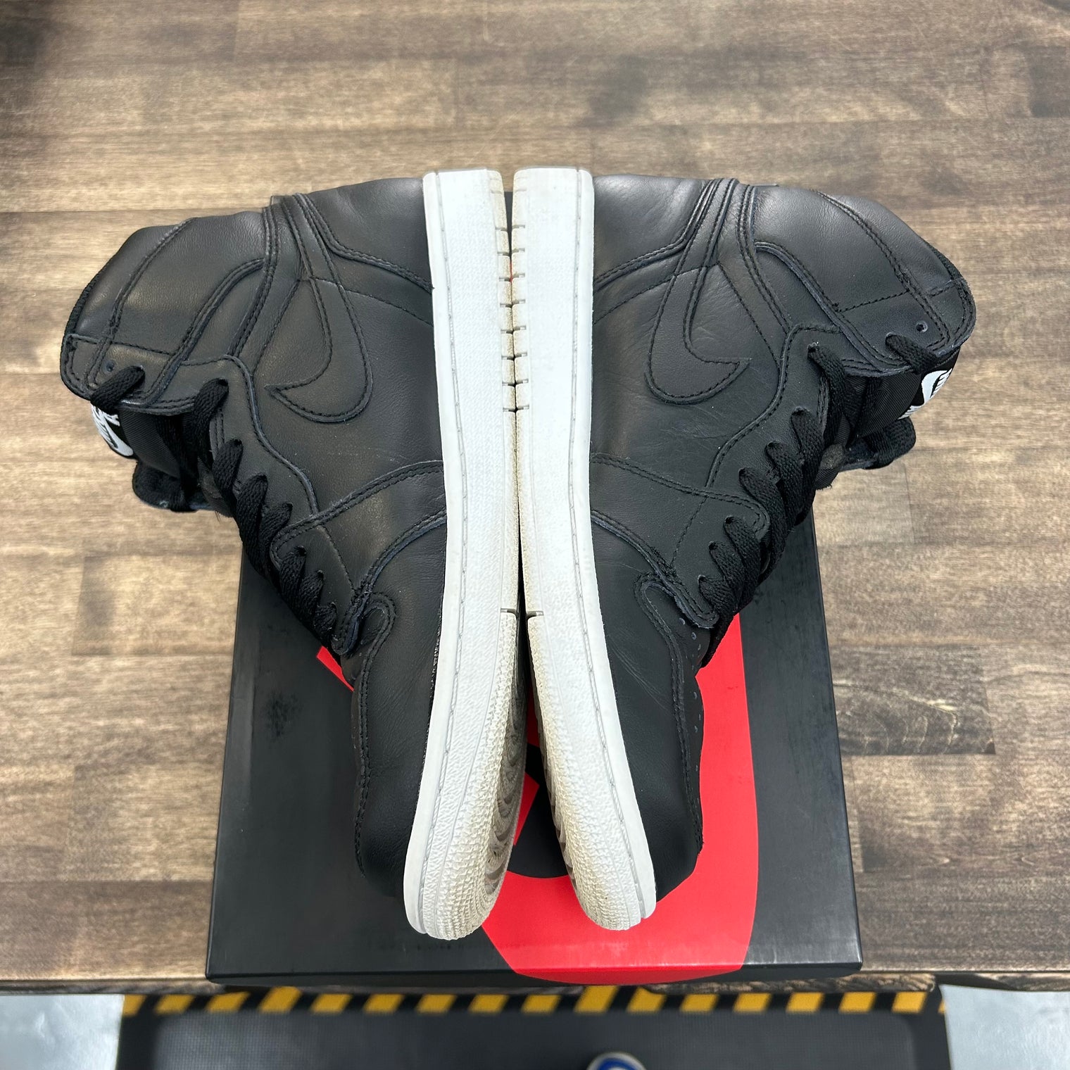 Cyber Monday Jordan 1 High (USED)