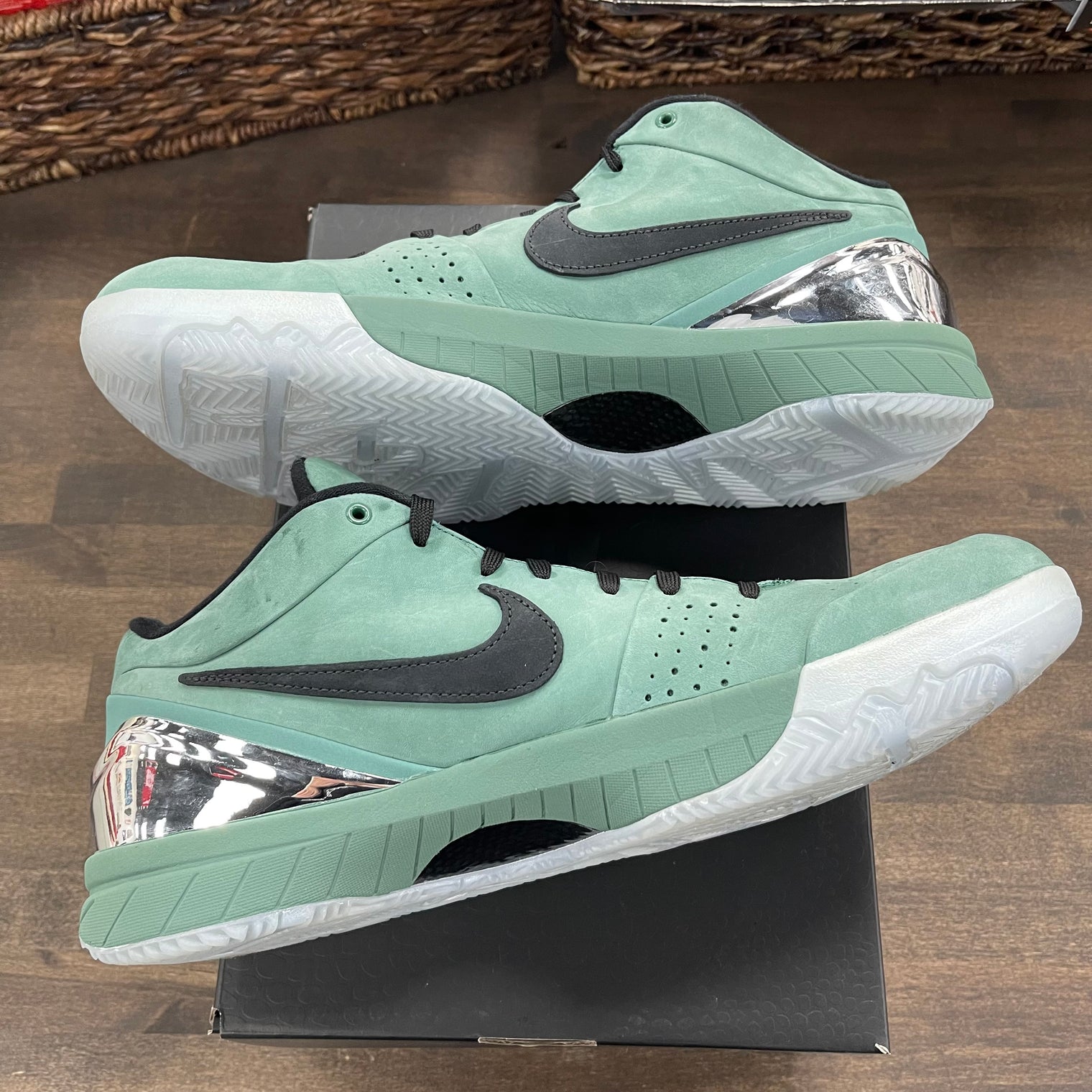 Girl Dad Kobe 4 Protro (USED)
