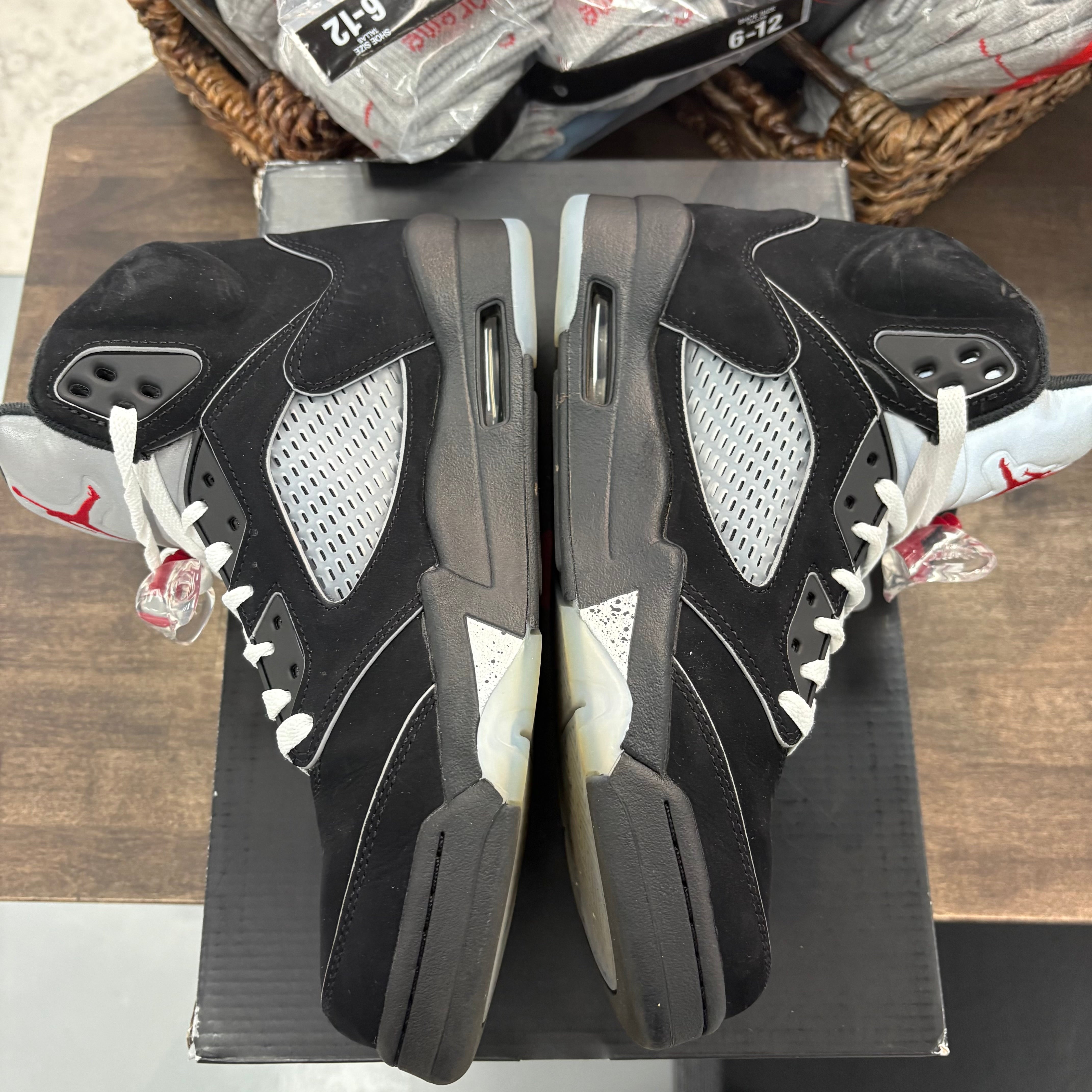 Jordan Black Metallic Jordan 5 (2025) (USED) Size 9 (Pre-Owned) - Image 3