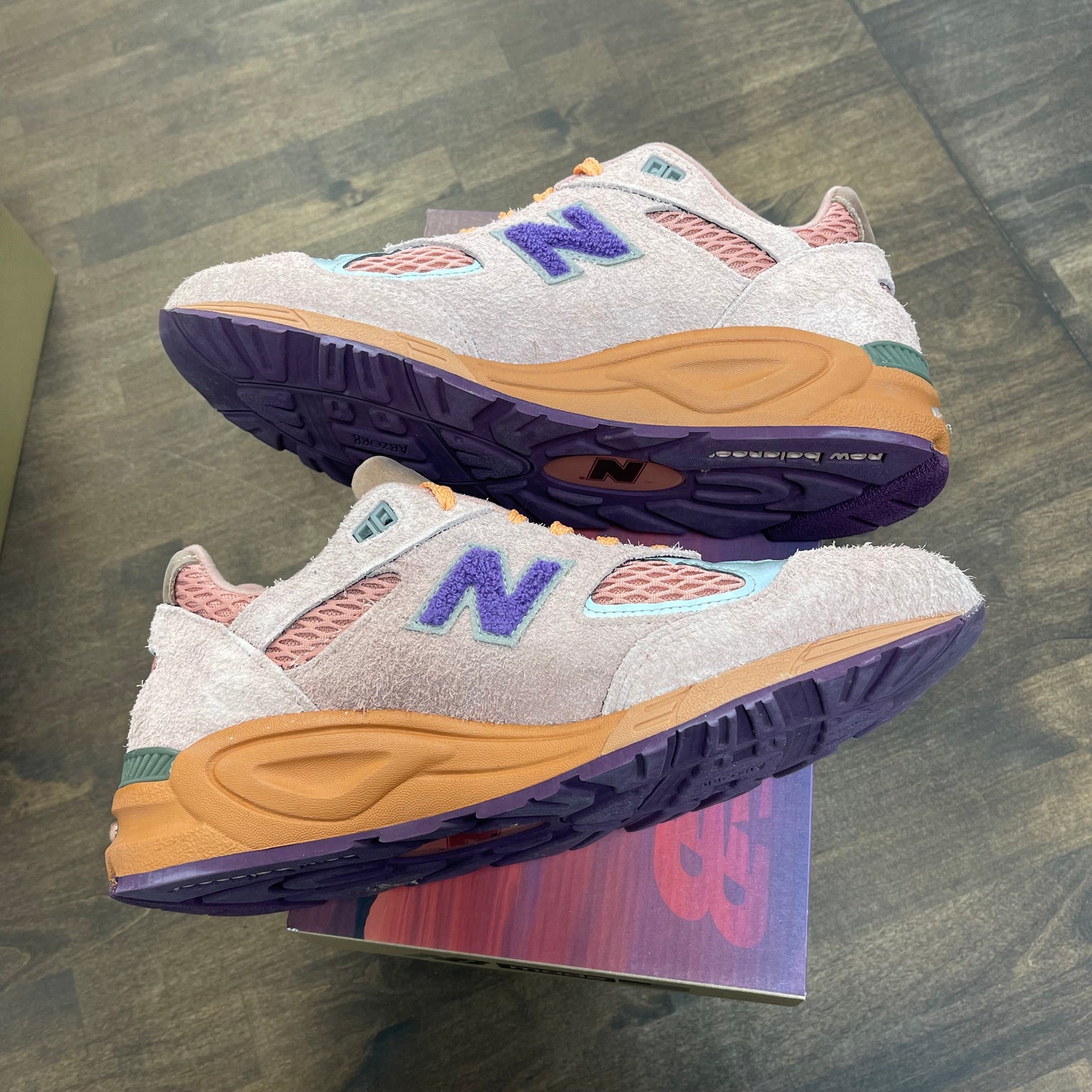 New Balance 990v2 Salehe Bembury Sand Be The Time (USED)