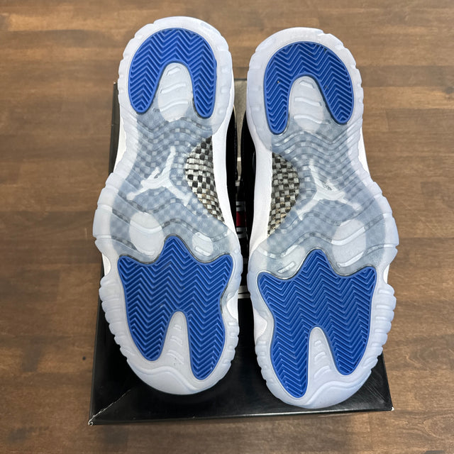 Space Jam Jordan 11 Low (USED, odor)