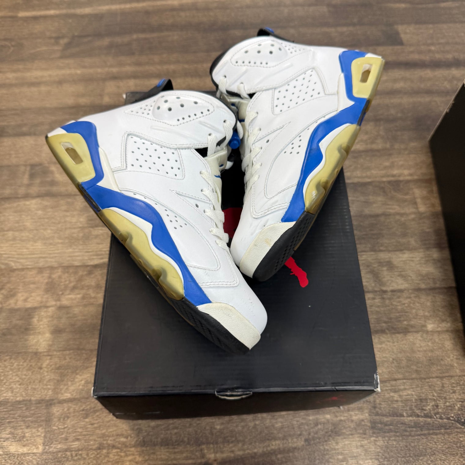 Sport Blue Jordan 6 Retro (USED)