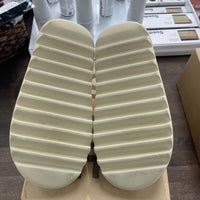 Bone Yeezy Slide (USED)