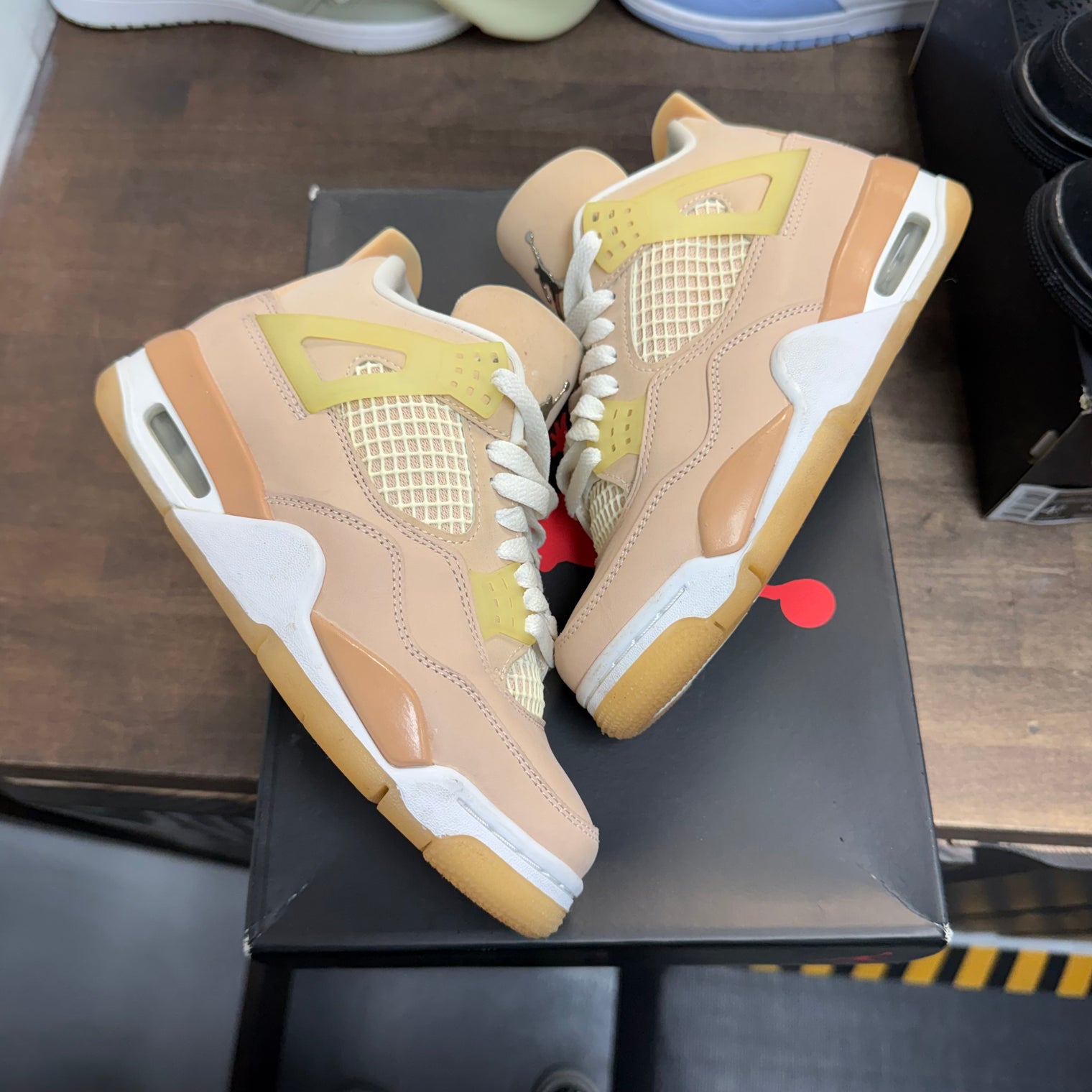 Shimmer Jordan 4 Retro (Women's) (USED,No Box)