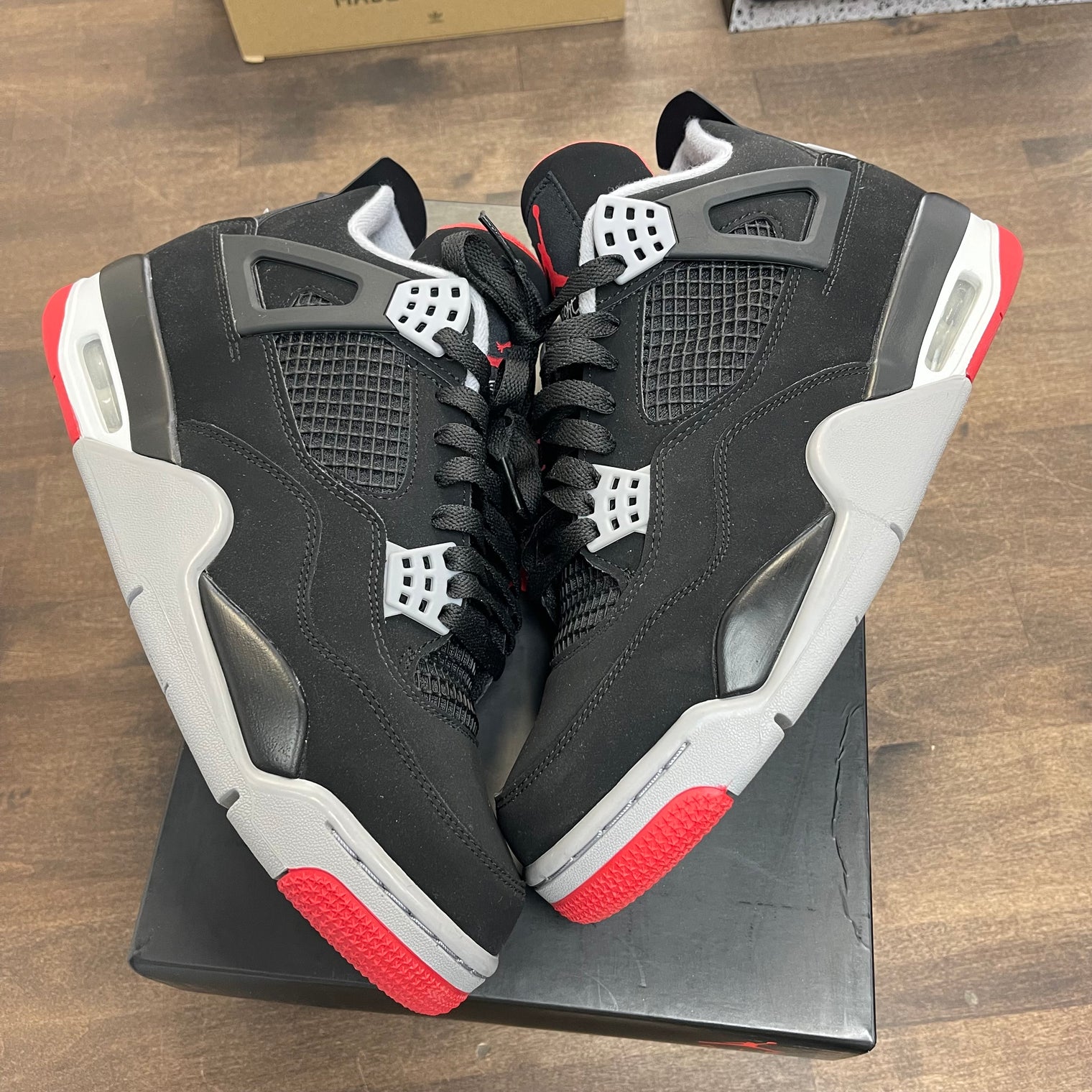 Bred Jordan 4 (2019) (USED)