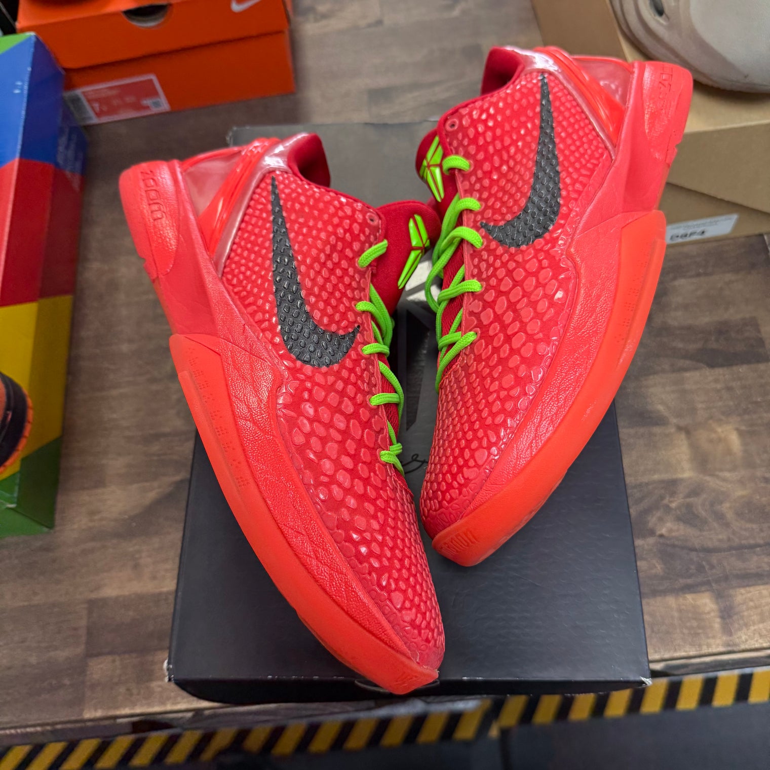 Reverse Grinch Kobe 6 Protro (USED)