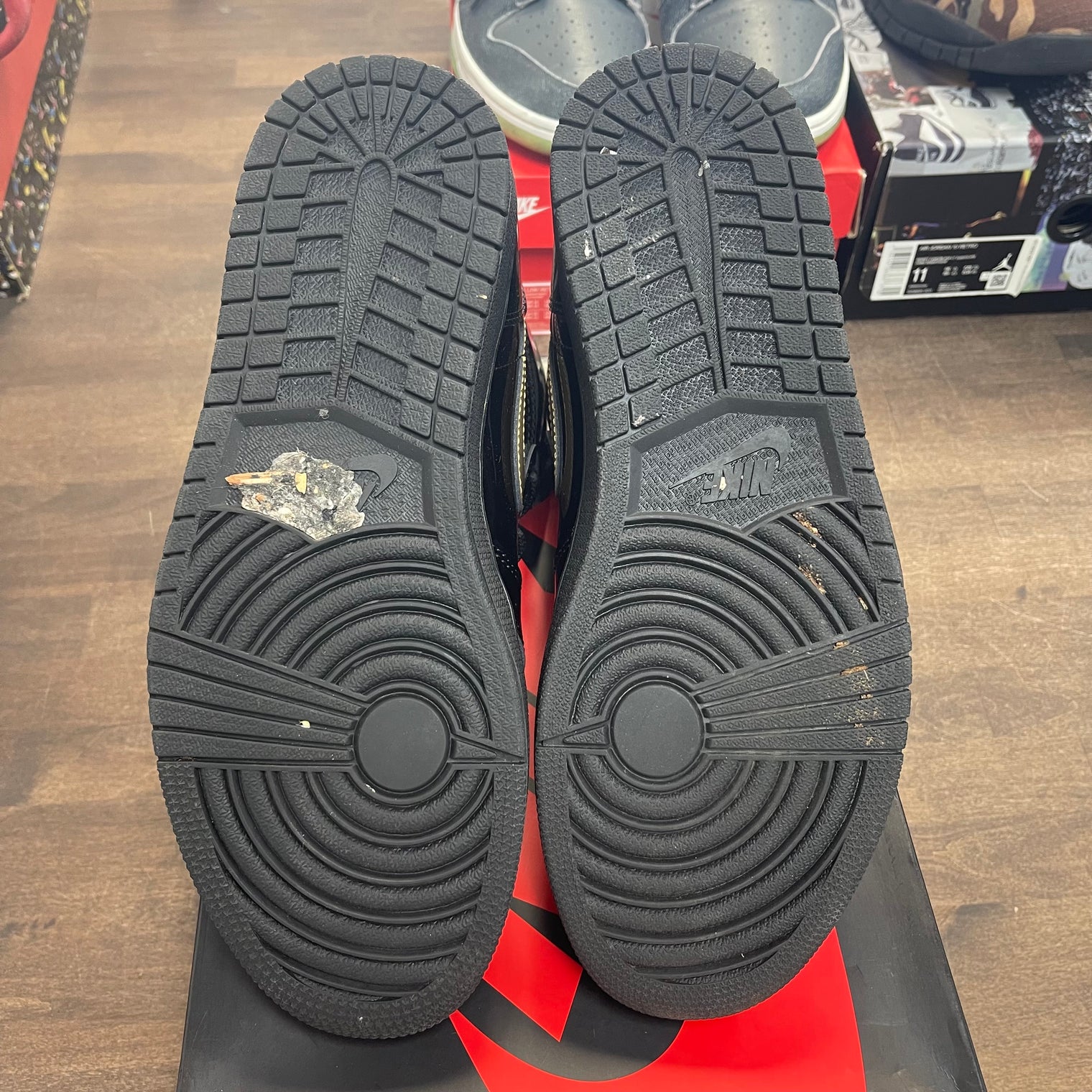 Black Metallic Jordan 1 High (USED)