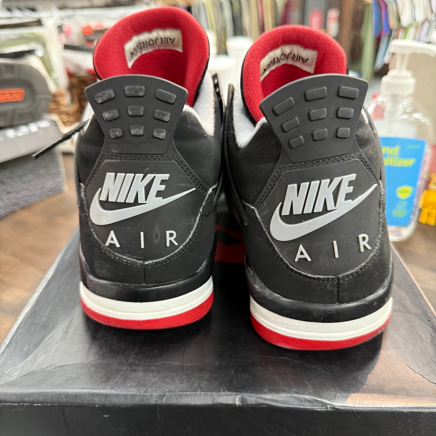 Bred Jordan 4 2019 (USED)