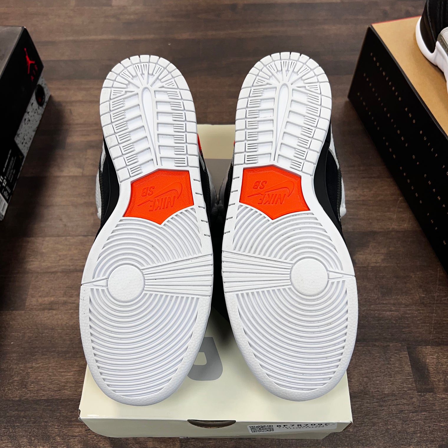 Tightbooth SB Dunk Low (USED)