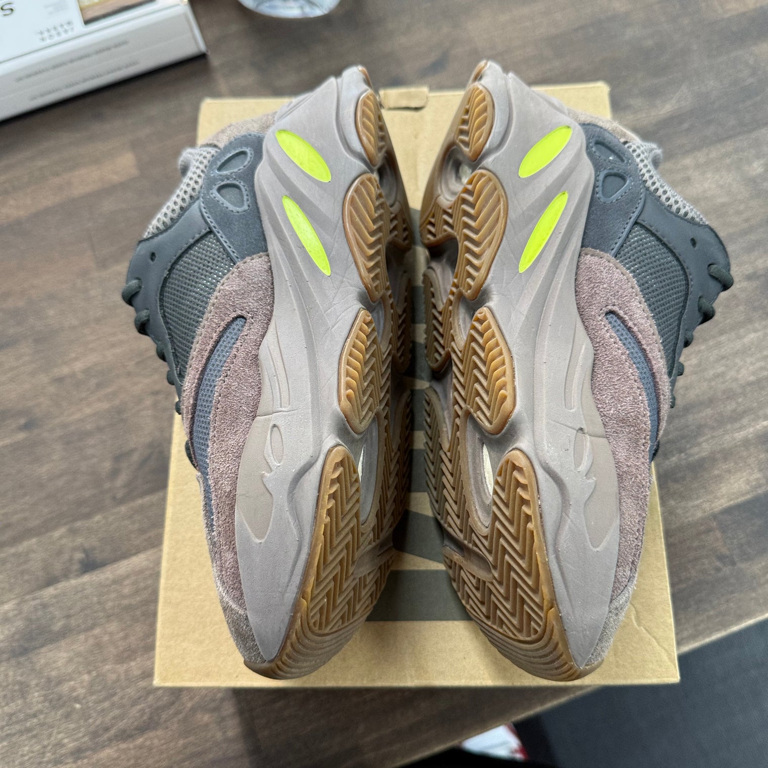 Mauve Yeezy 700 V1 (USED)