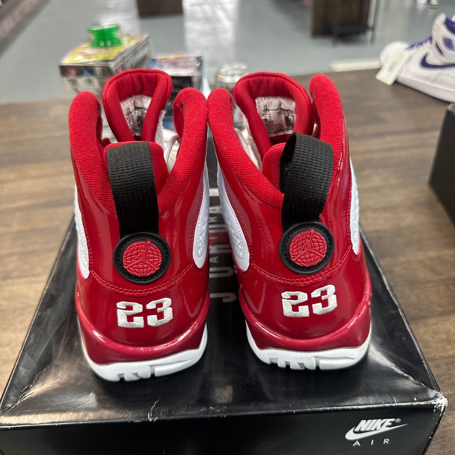 Gym Red Jordan 9 (USED)