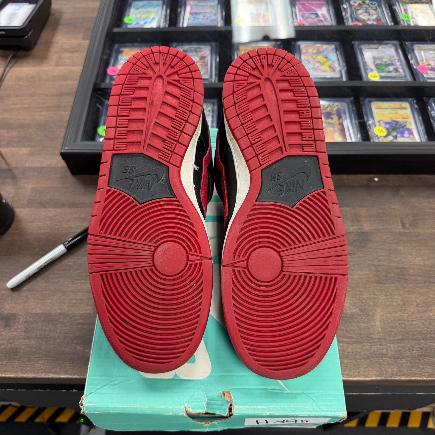 J-Pack Bred SB Dunk Low (USED)
