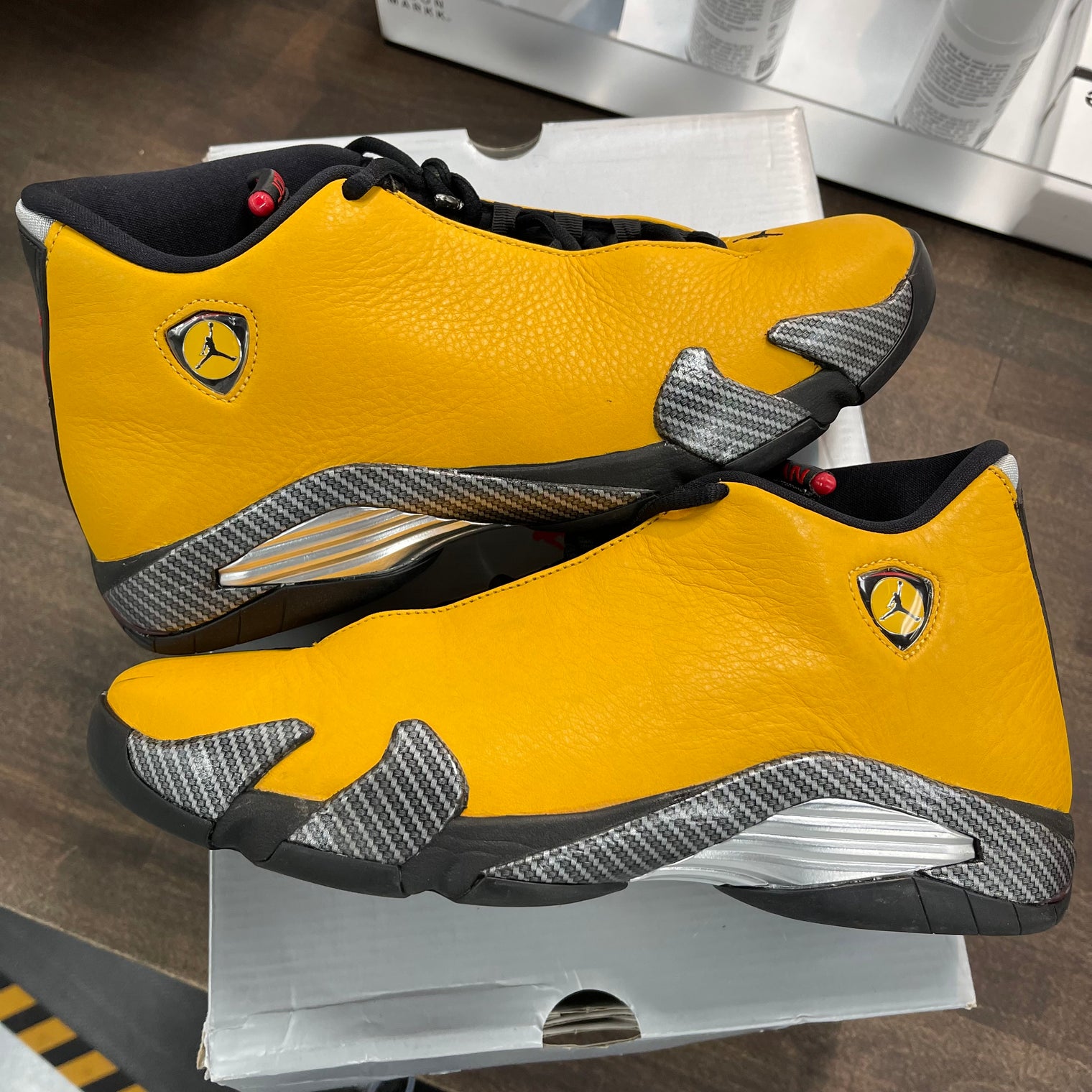 University Gold Jordan 14 (USED)