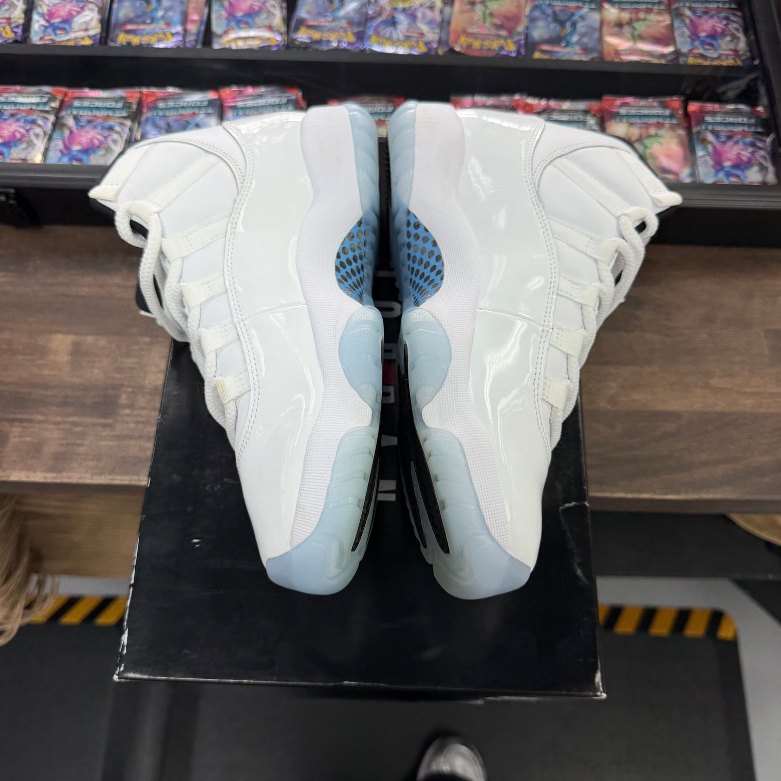 Legend Blue Jordan 11 Retro (USED)