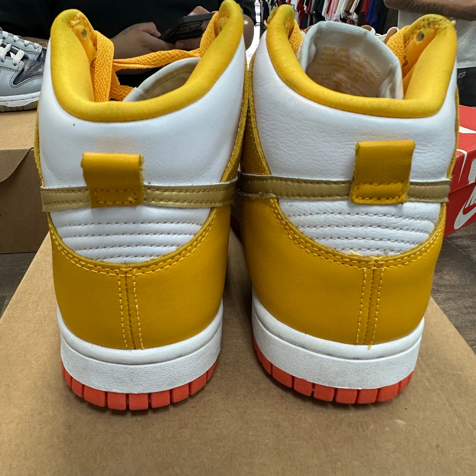 University Gold Dunk High (W) (USED,No Box)