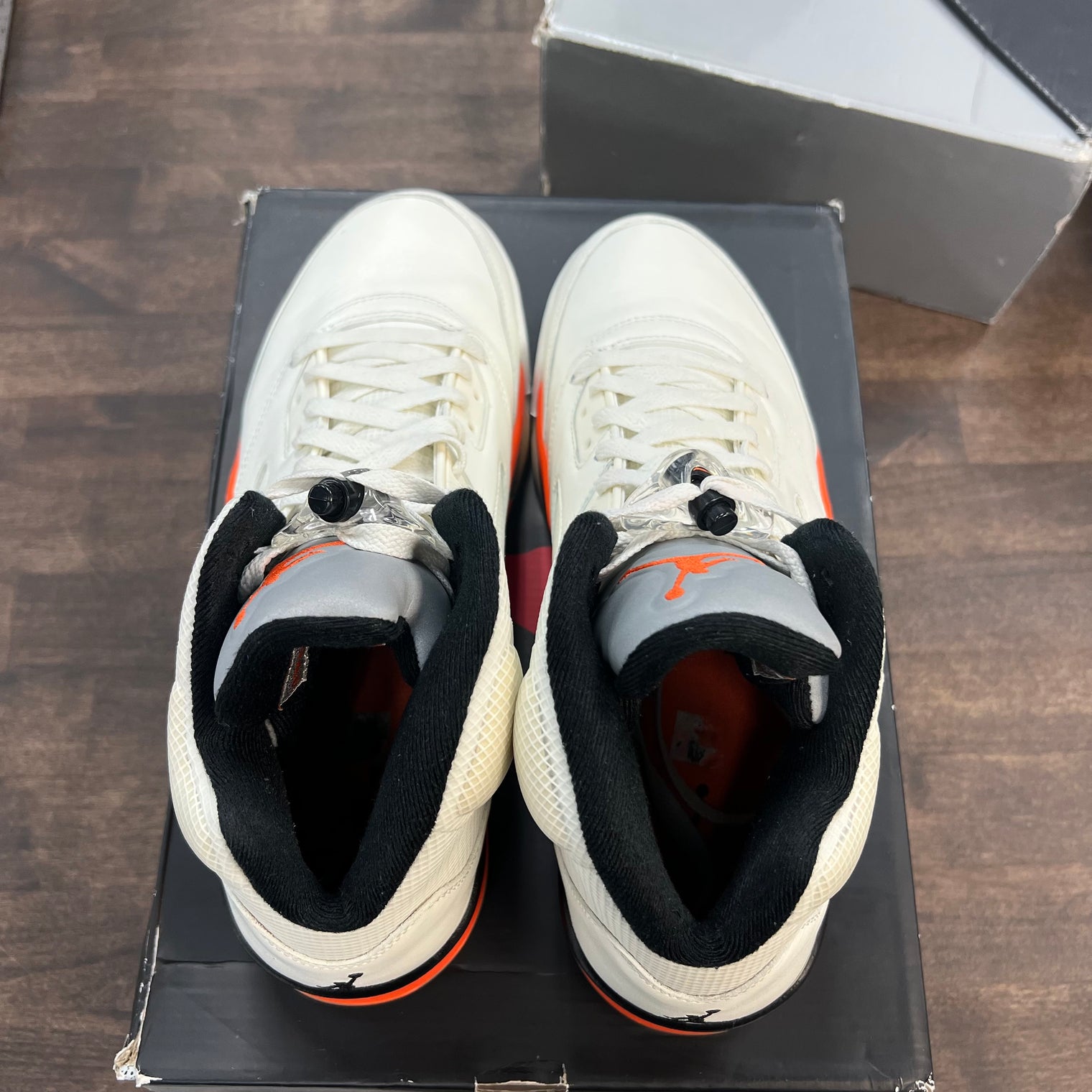 Shattered Backboard Jordan 5 (USED)