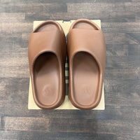 Flax Yeezy Slide (Lightly worn)