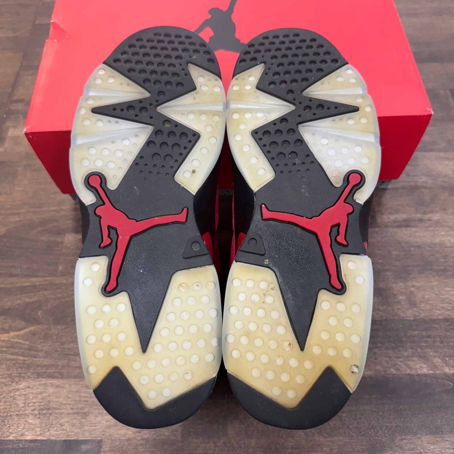 Toro Bravo Jordan 6 (USED)