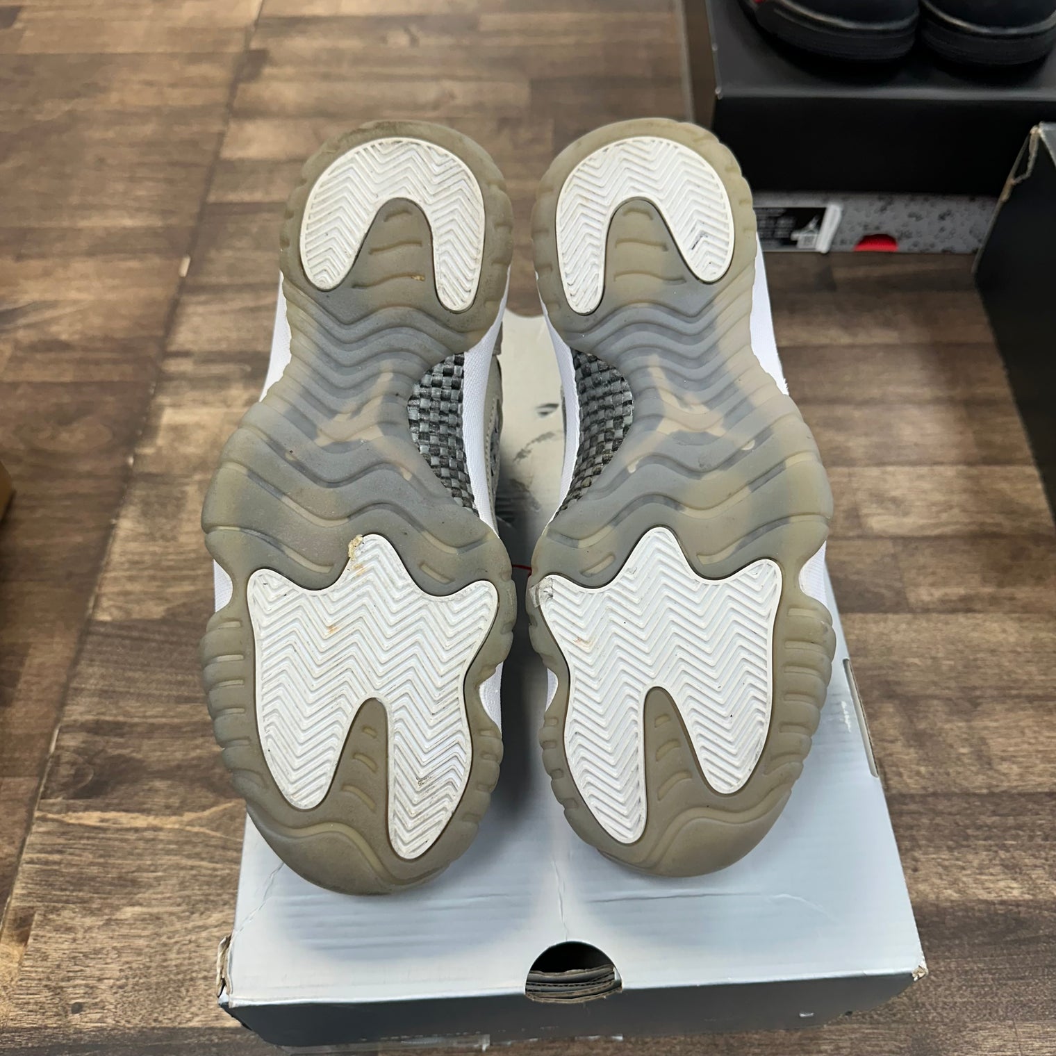 Cobalt Jordan 11 Low IE (USED, Replacement Box)