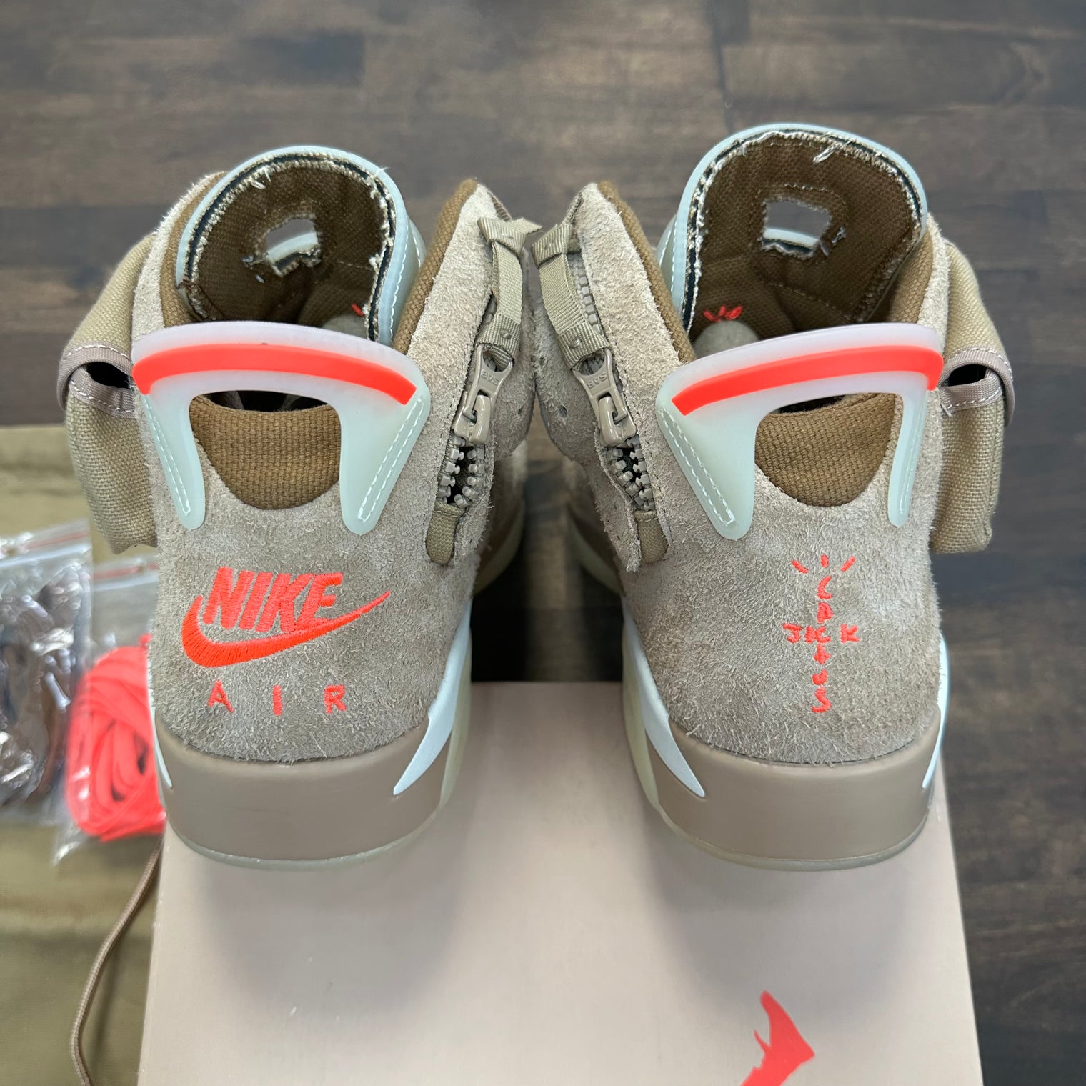 Khaki Travis Scott Jordan 6 (USED)