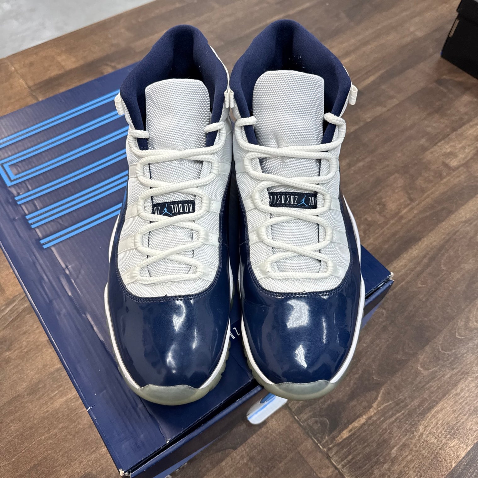 Win like 82 Jordan 11 (USED)