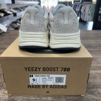 Analog Yeezy 700 (USED)
