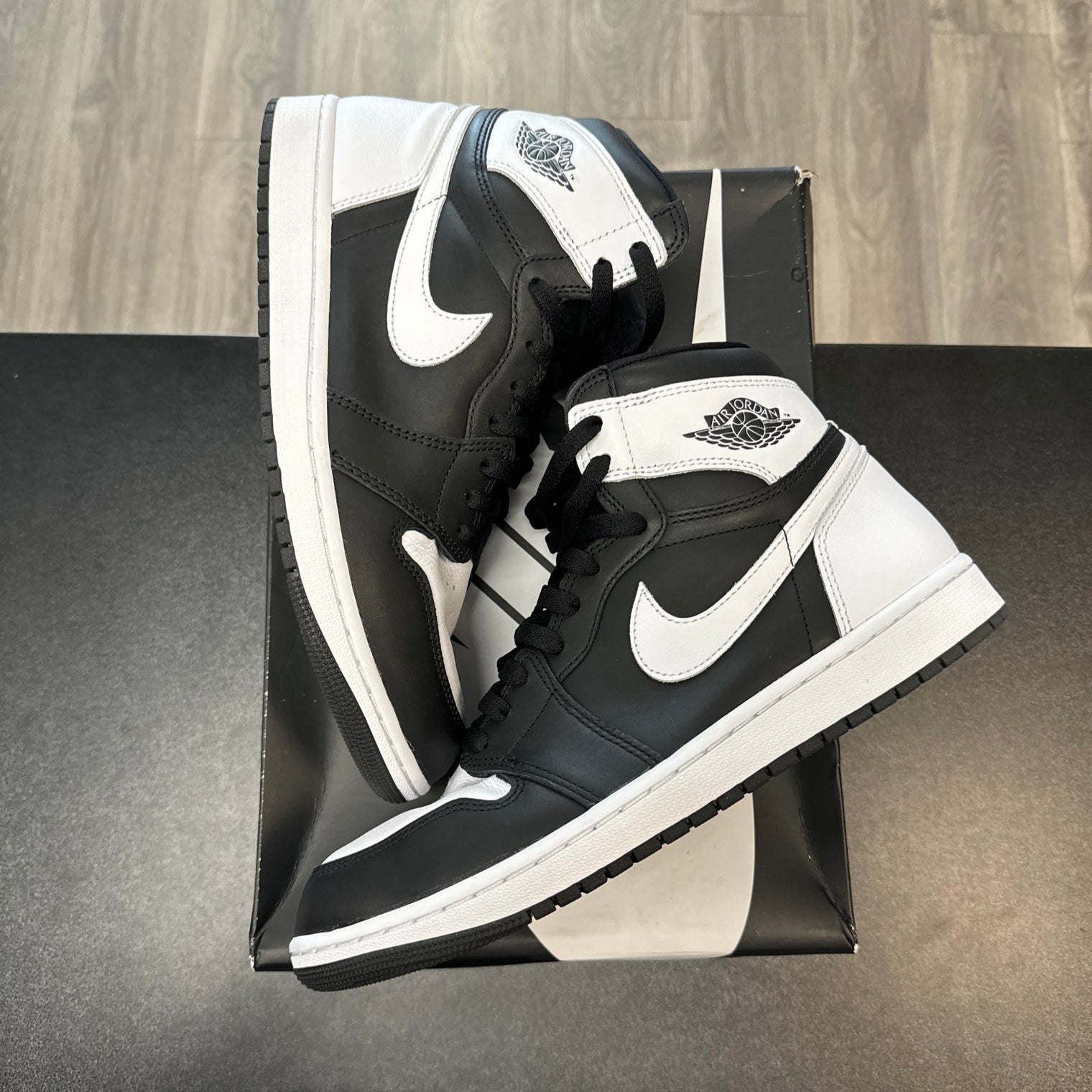 Black White Jordan 1 High (USED)
