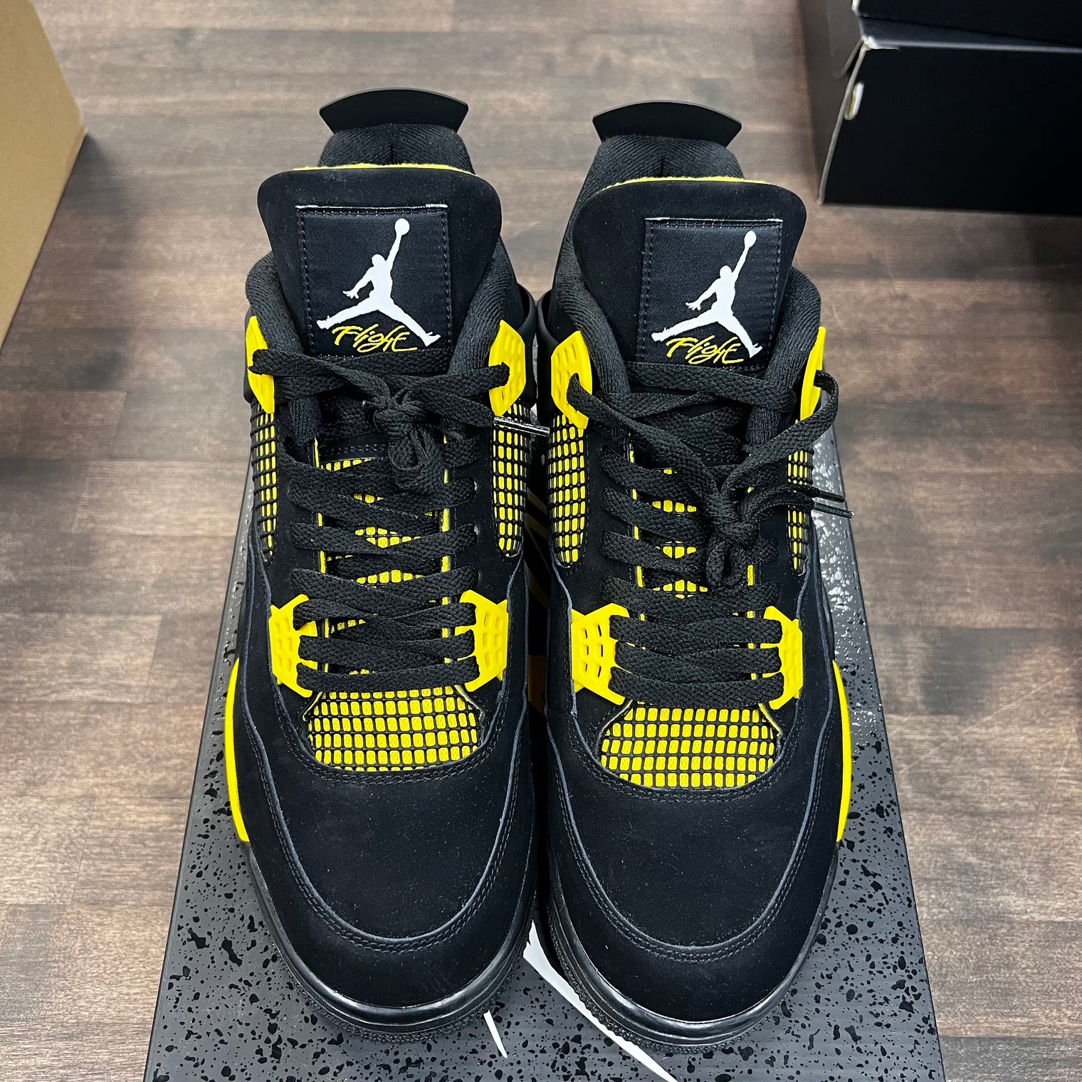 Yellow Thunder Jordan 4 (USED)
