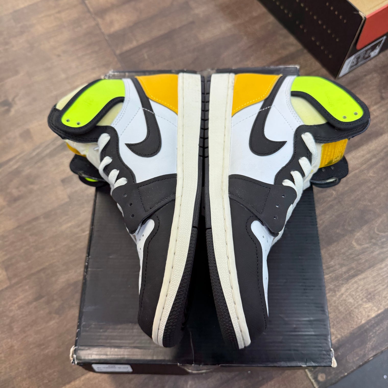 Volt Jordan 1 High (USED, Replacement Box)