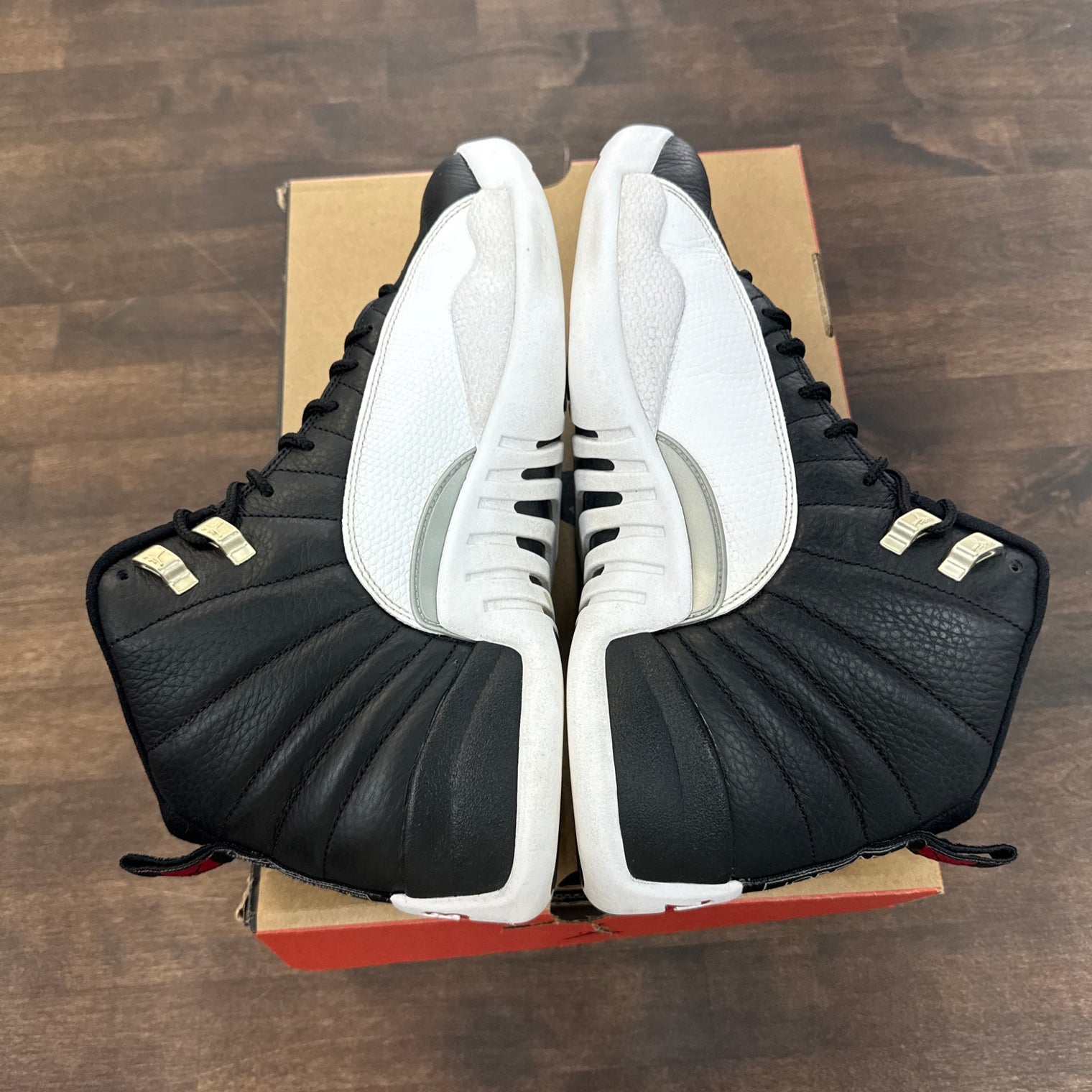 Playoff Jordan 12 (USED)