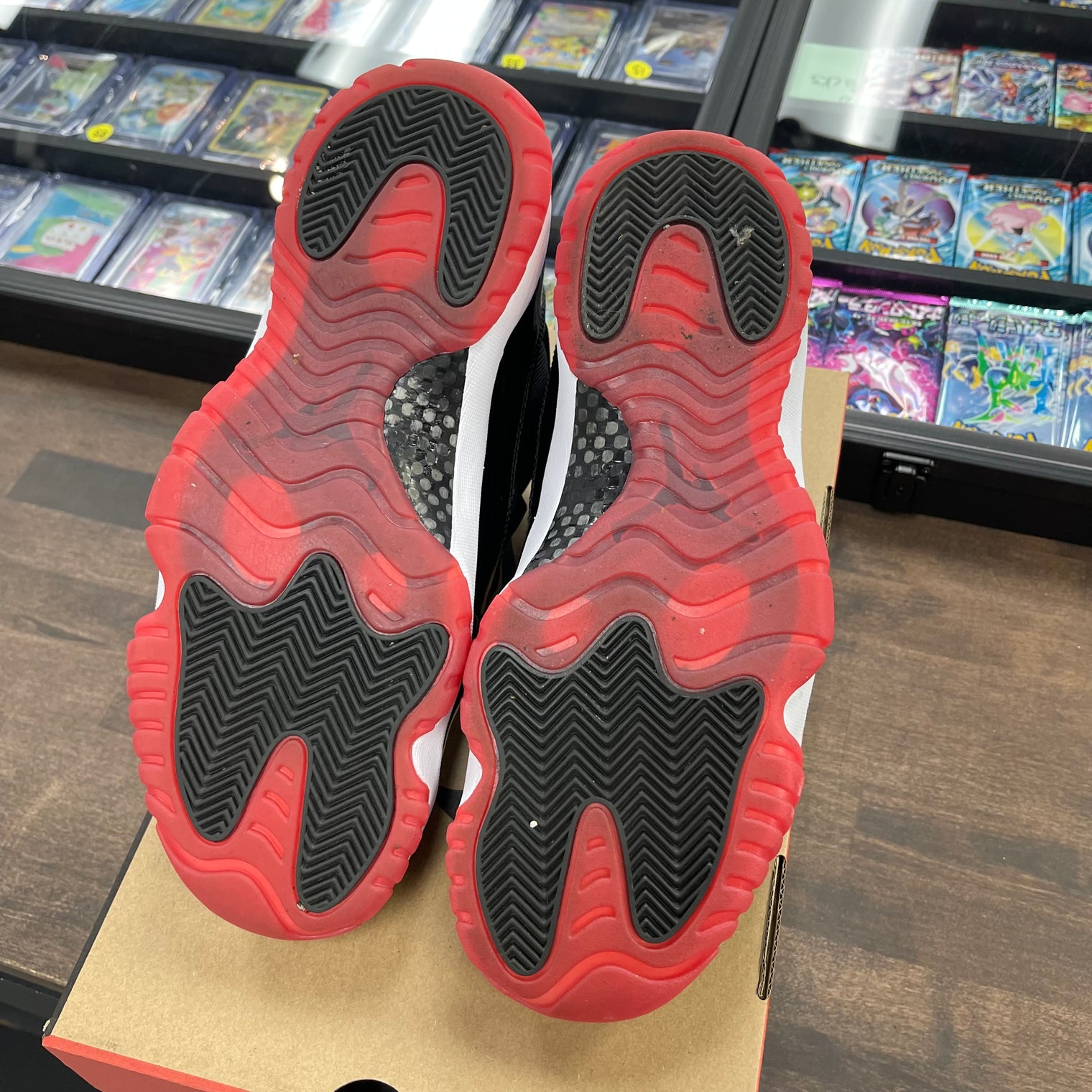 Bred Jordan 11 Low (USED)