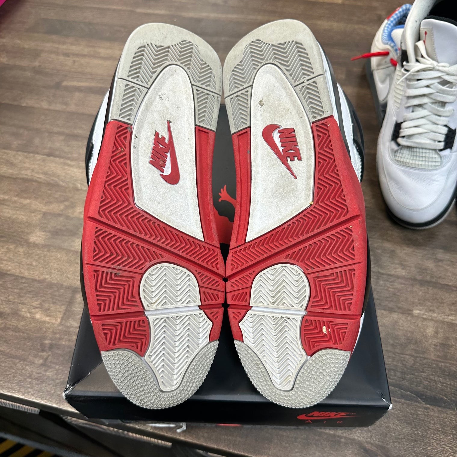 Fire Red Jordan 4 (2020) (USED)