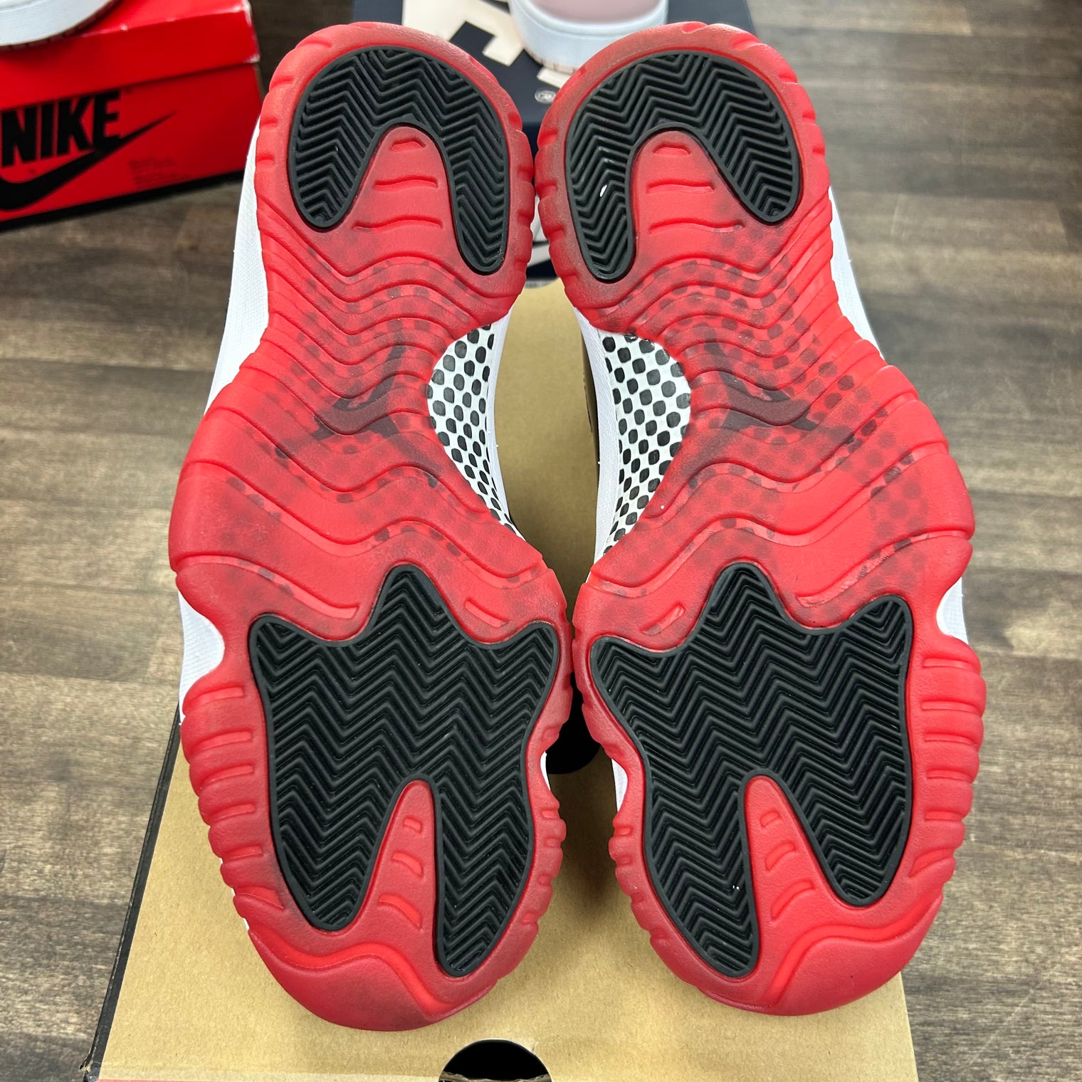 Bred Jordan 11 (2019) (USED)