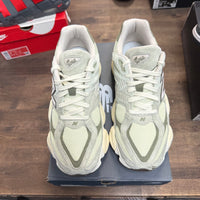 Olivine New Balance 9060 (USED)