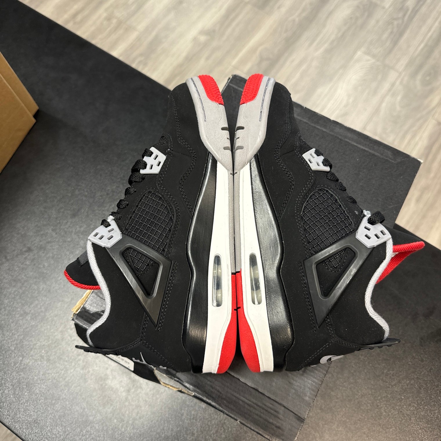 Bred Jordan 4 2019 (USED)