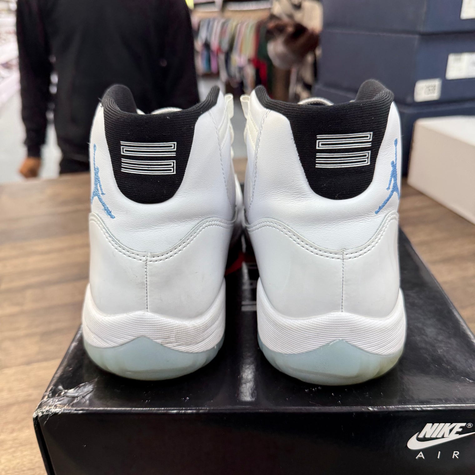 Legend Blue Jordan 11 (2024) (USED)