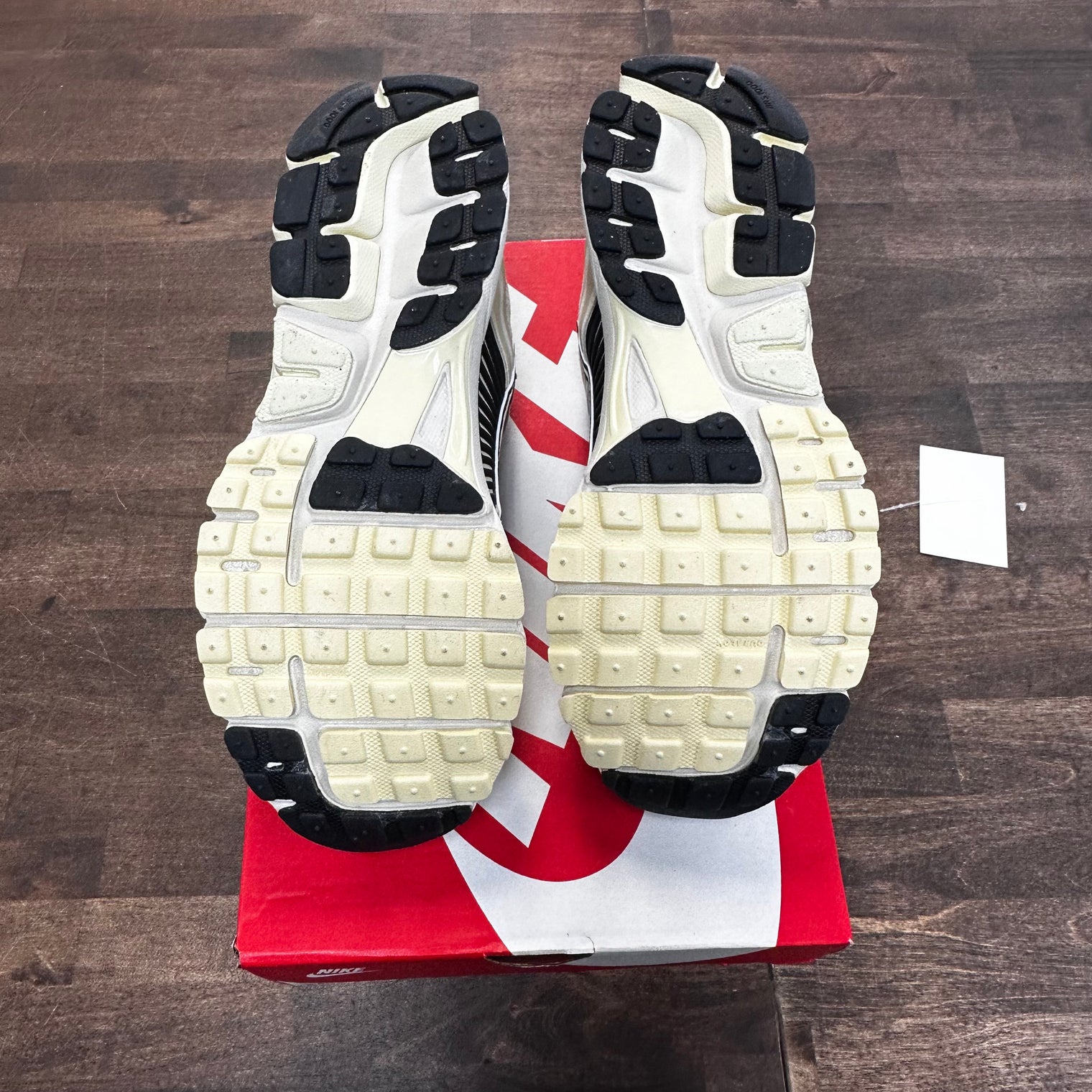 Vomero 5 Alabaster Black (USED)