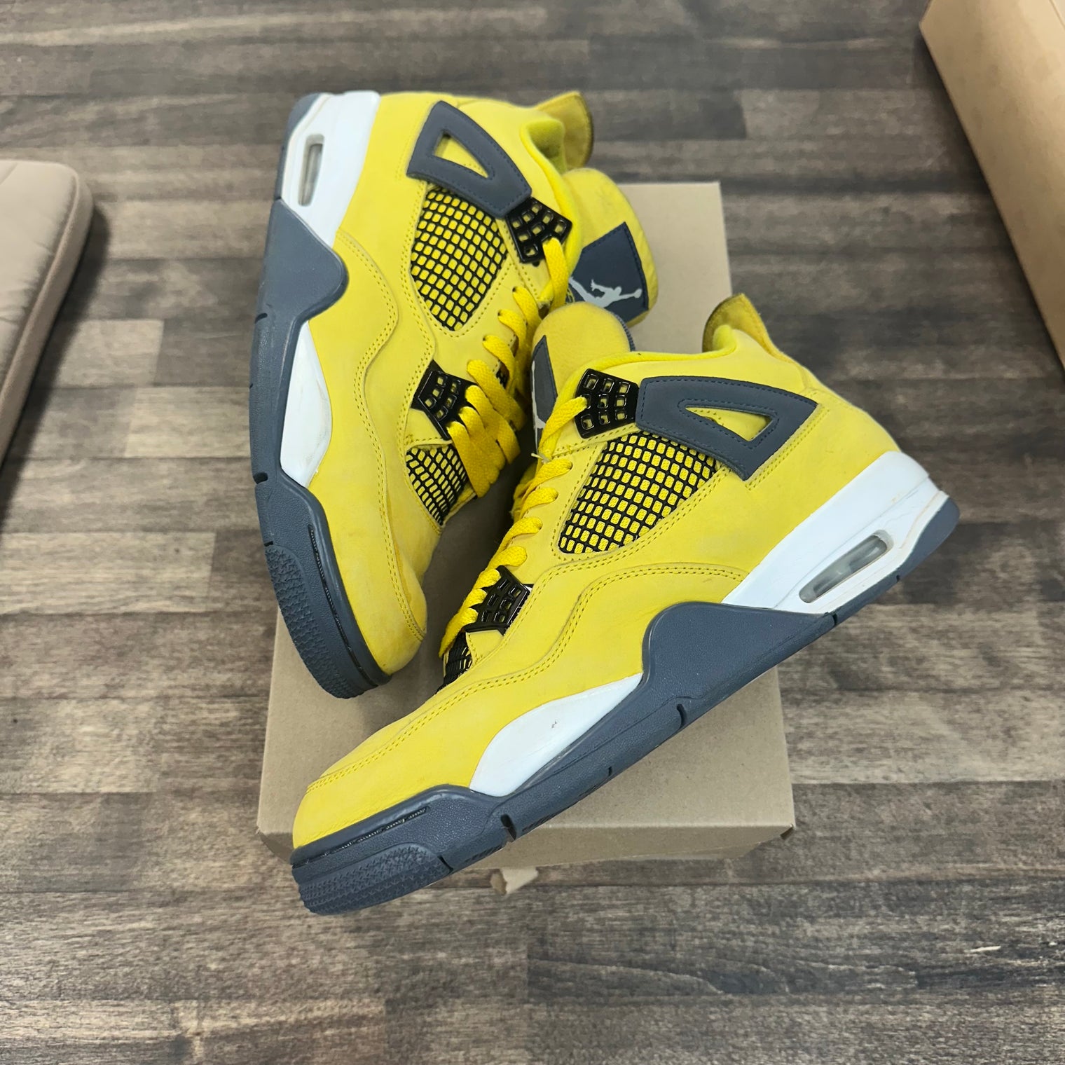 Lightning Jordan 4 Retro (USED, No Box)
