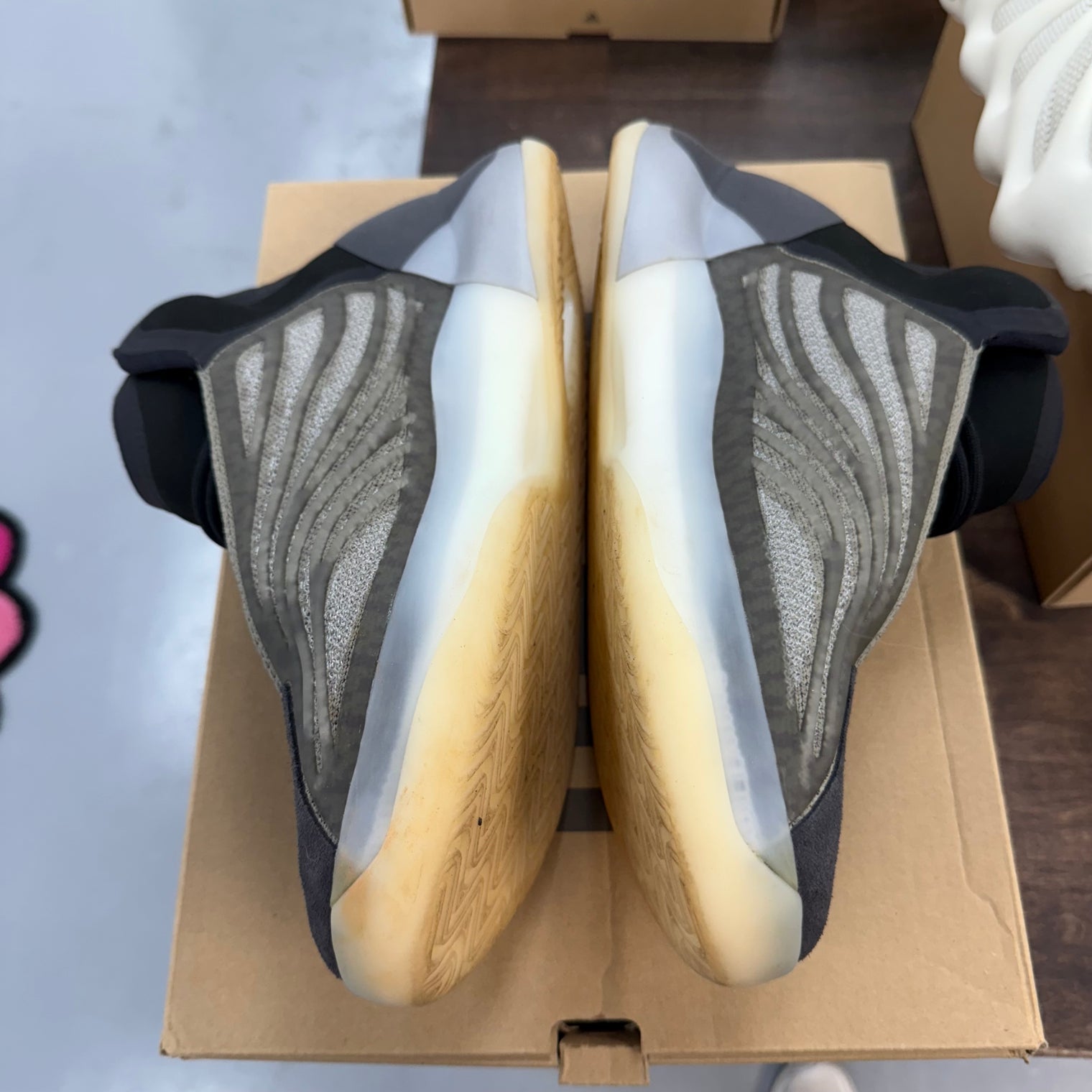 Barium Yeezy QNTM (USED)